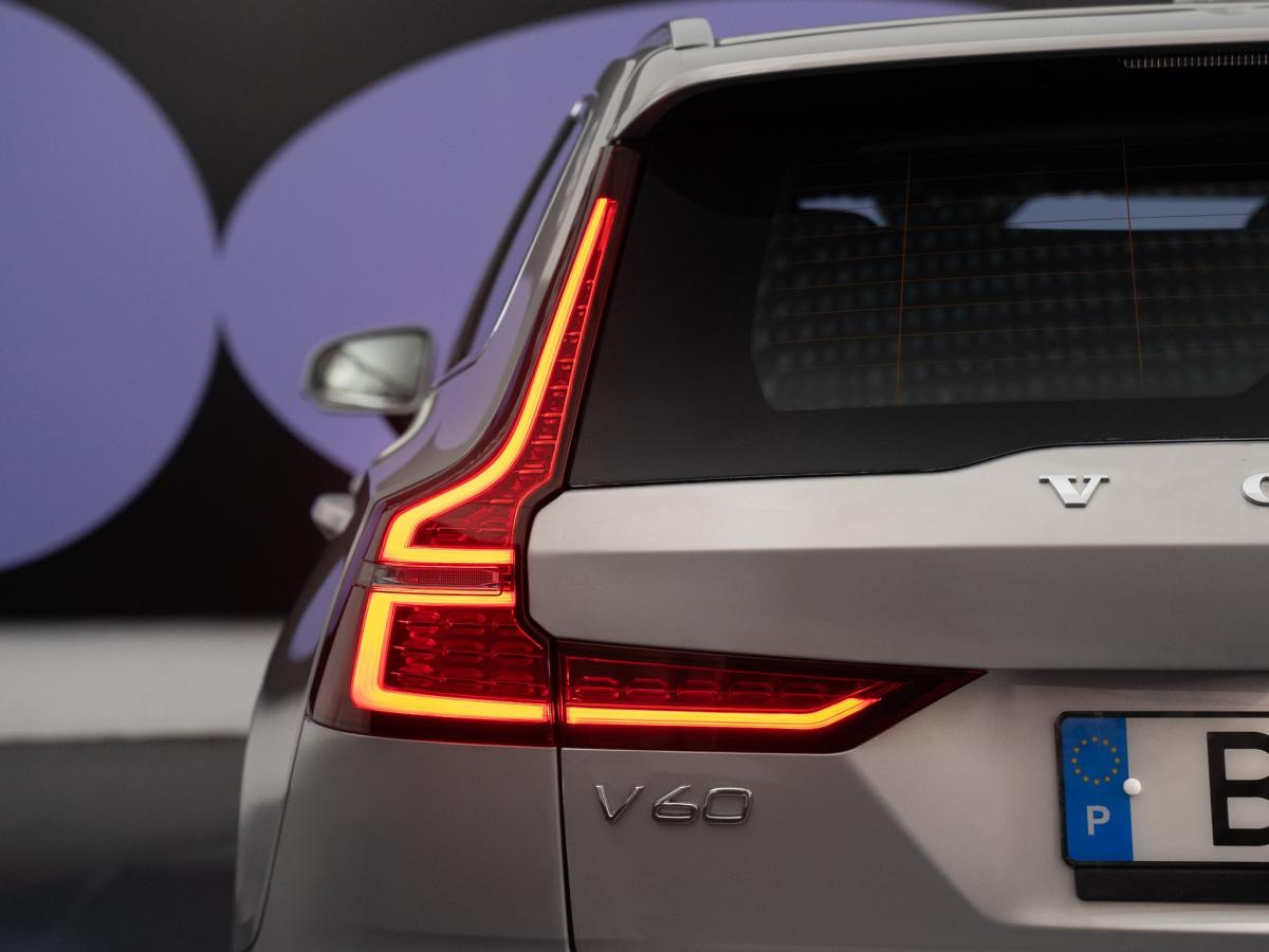 volvo-v60-2024-hibrido-a-gasolina-1969cc