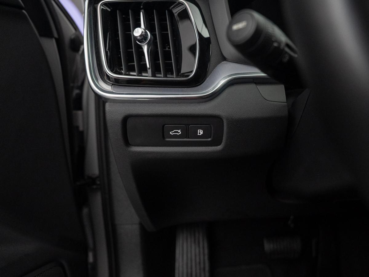 volvo-v60-2024-hibrido-a-gasolina-1969cc