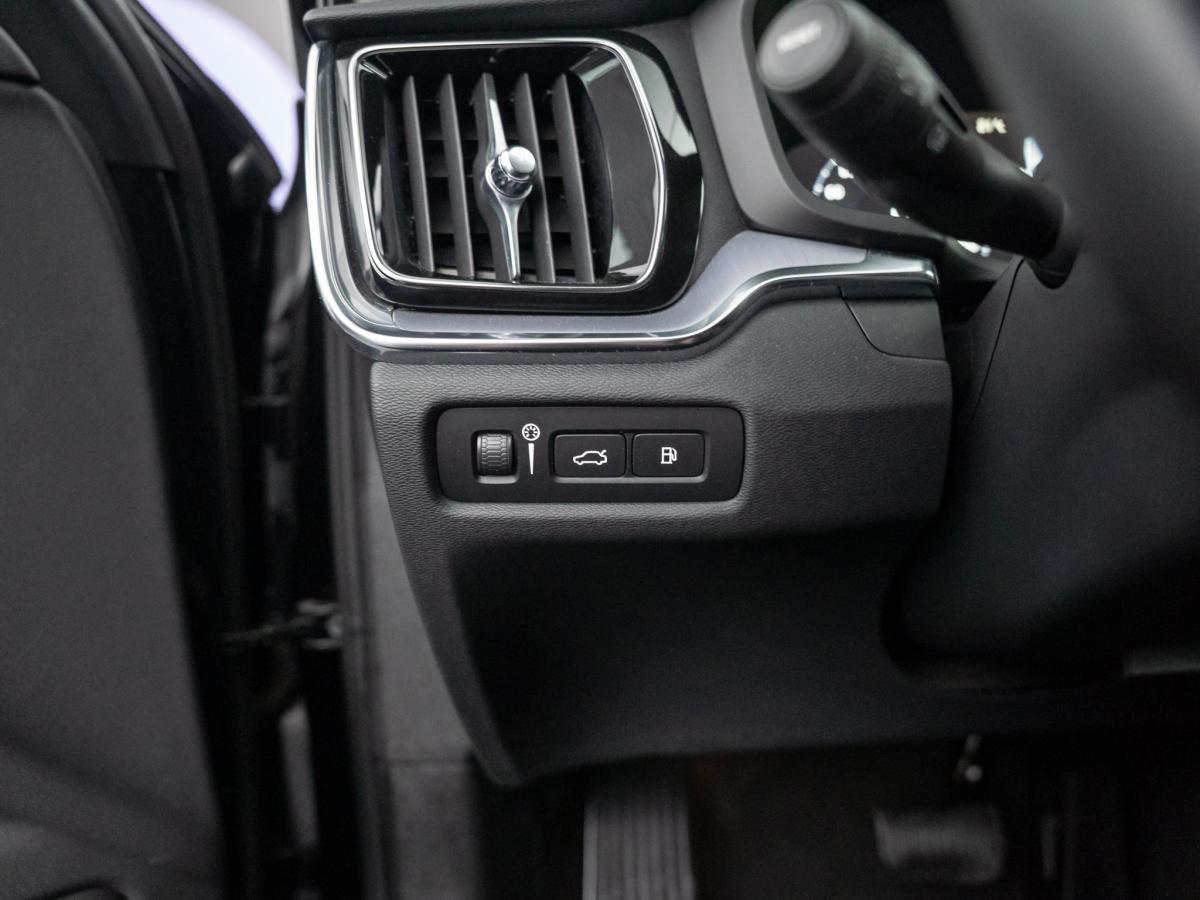 volvo-v60-2021-hibrido-a-gasolina-1969cc