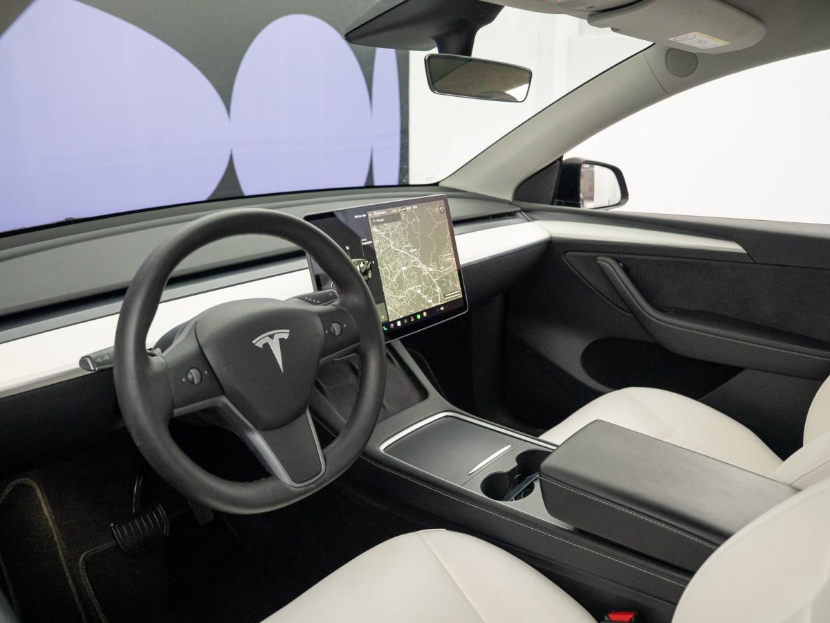 tesla-model-y-2021-eletrico-500cc