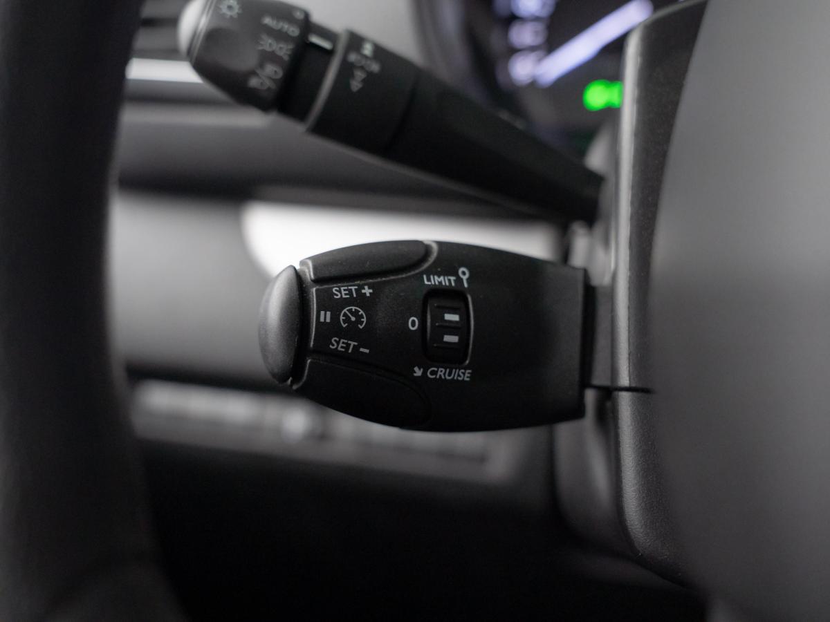 peugeot-traveller-2022-diesel-1499cc