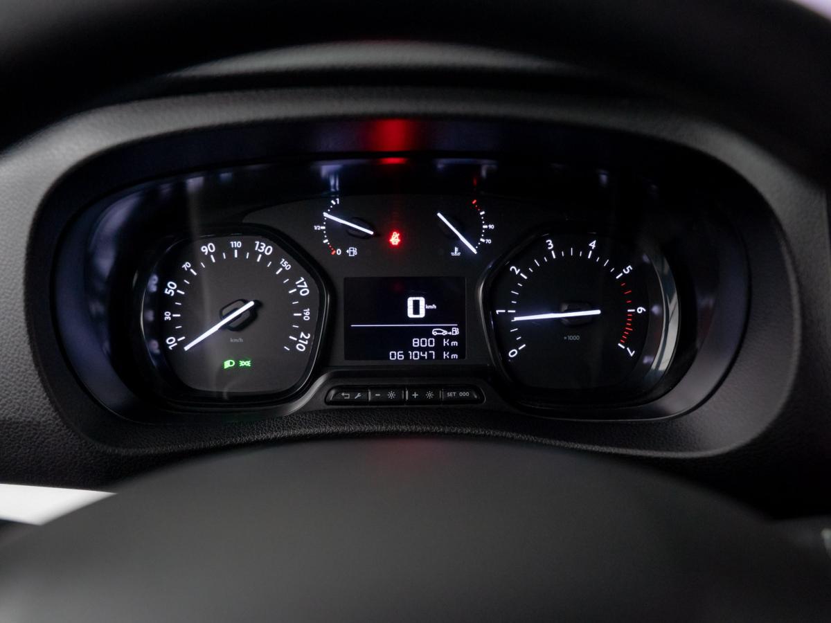 peugeot-traveller-2022-diesel-1499cc
