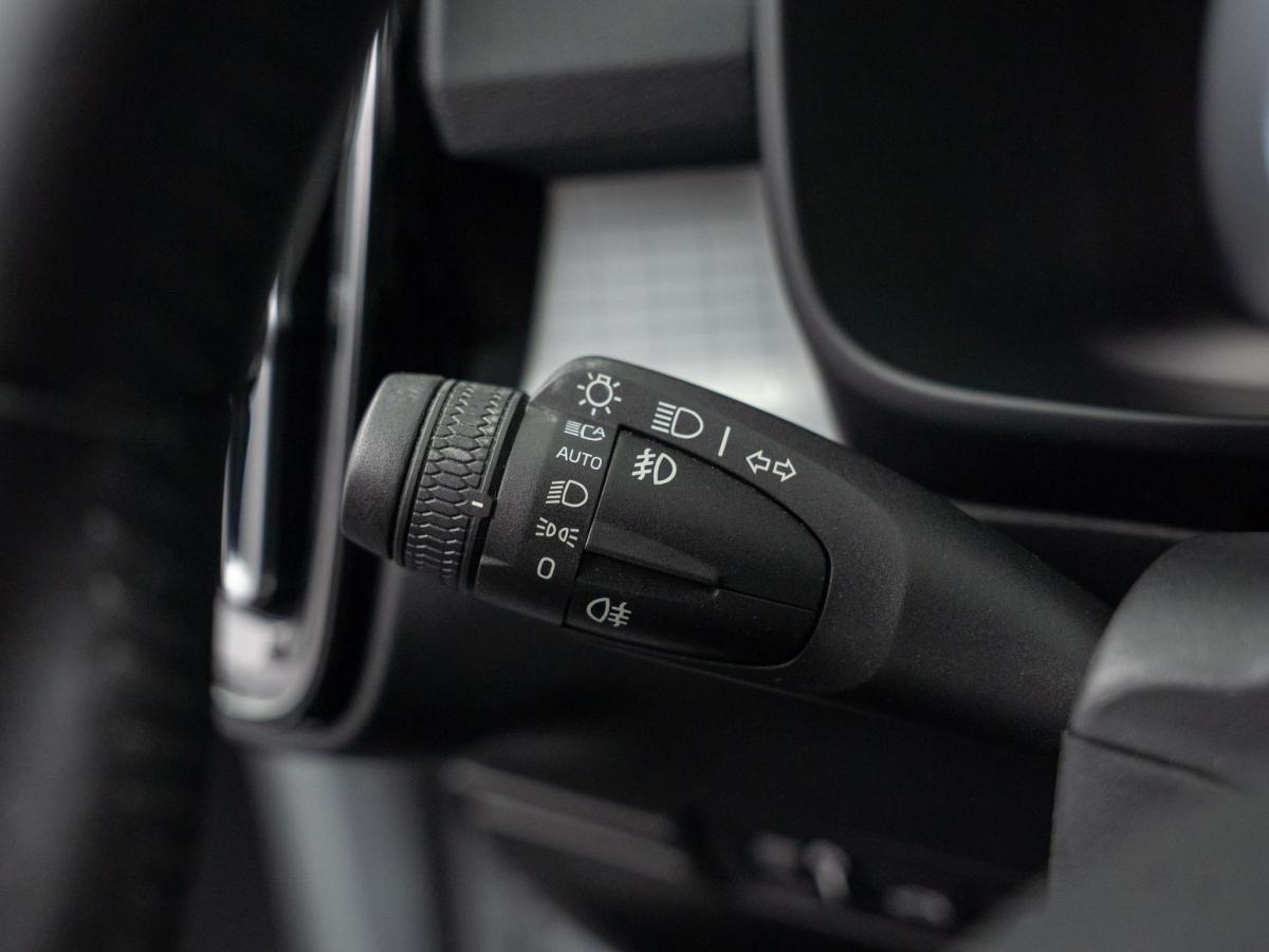 volvo-xc40-2021-hibrido-a-gasolina-1477cc