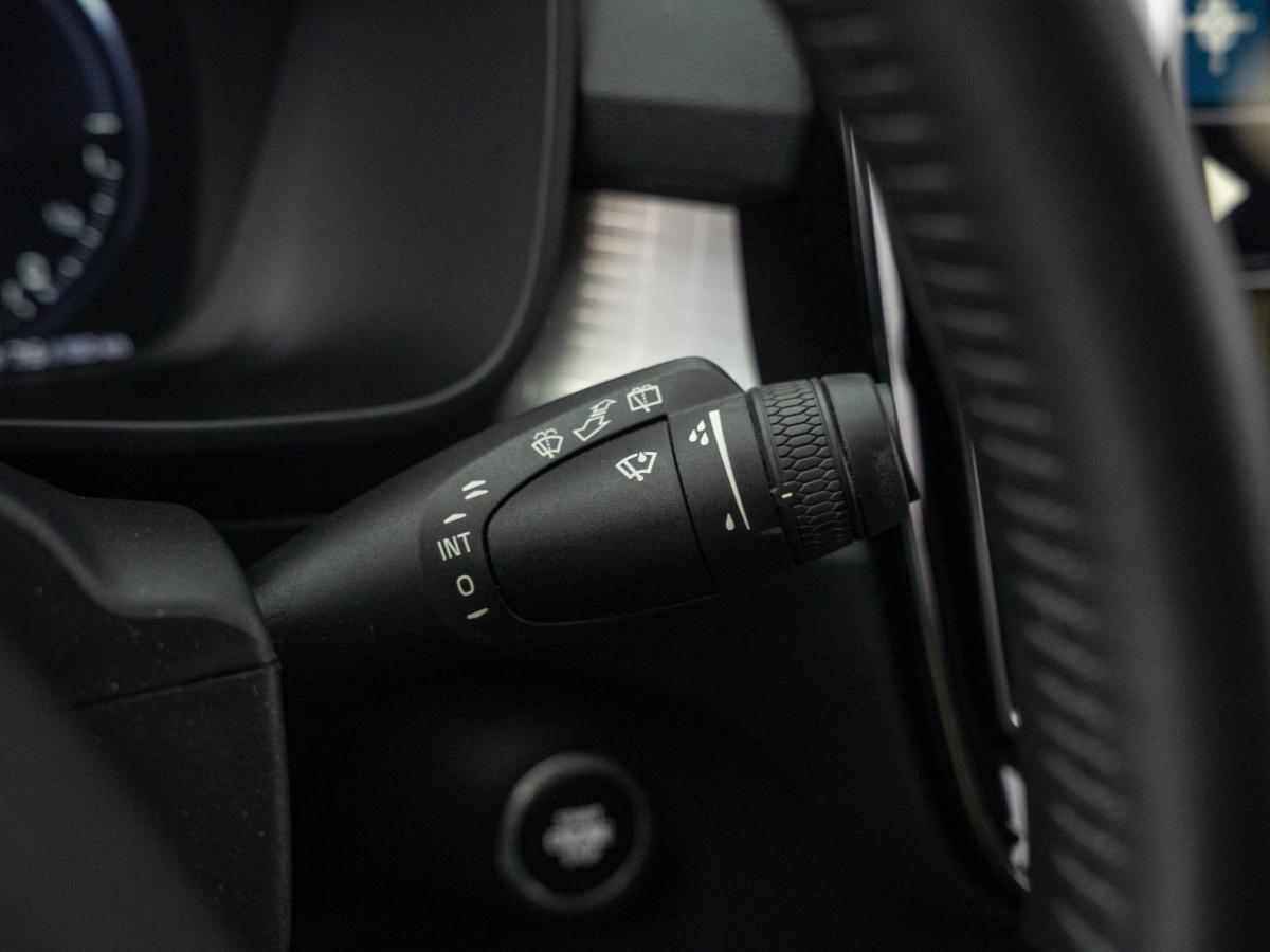 volvo-xc40-2021-hibrido-a-gasolina-1477cc