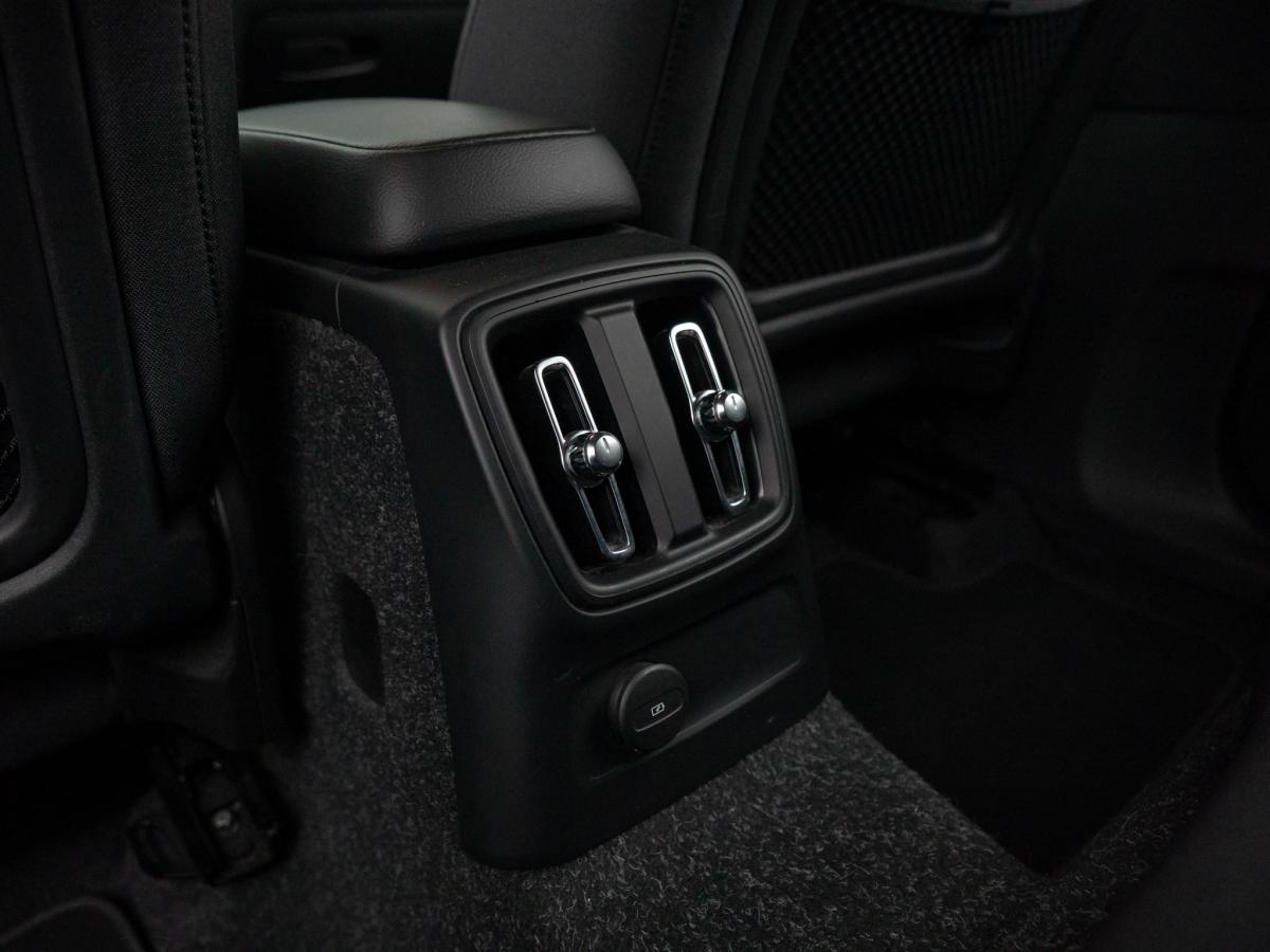 volvo-xc40-2021-hibrido-a-gasolina-1477cc