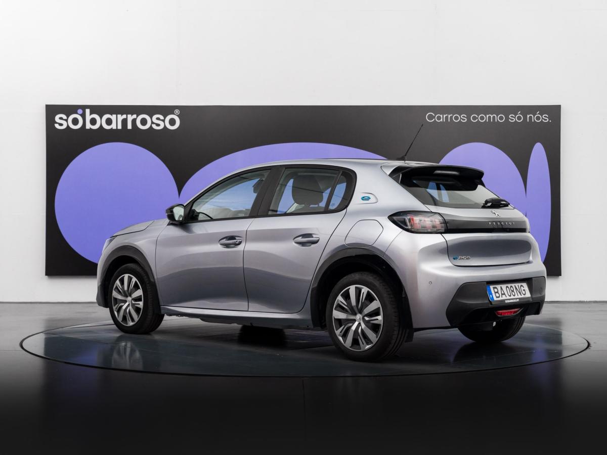 peugeot-208-2023-eletrico-500cc