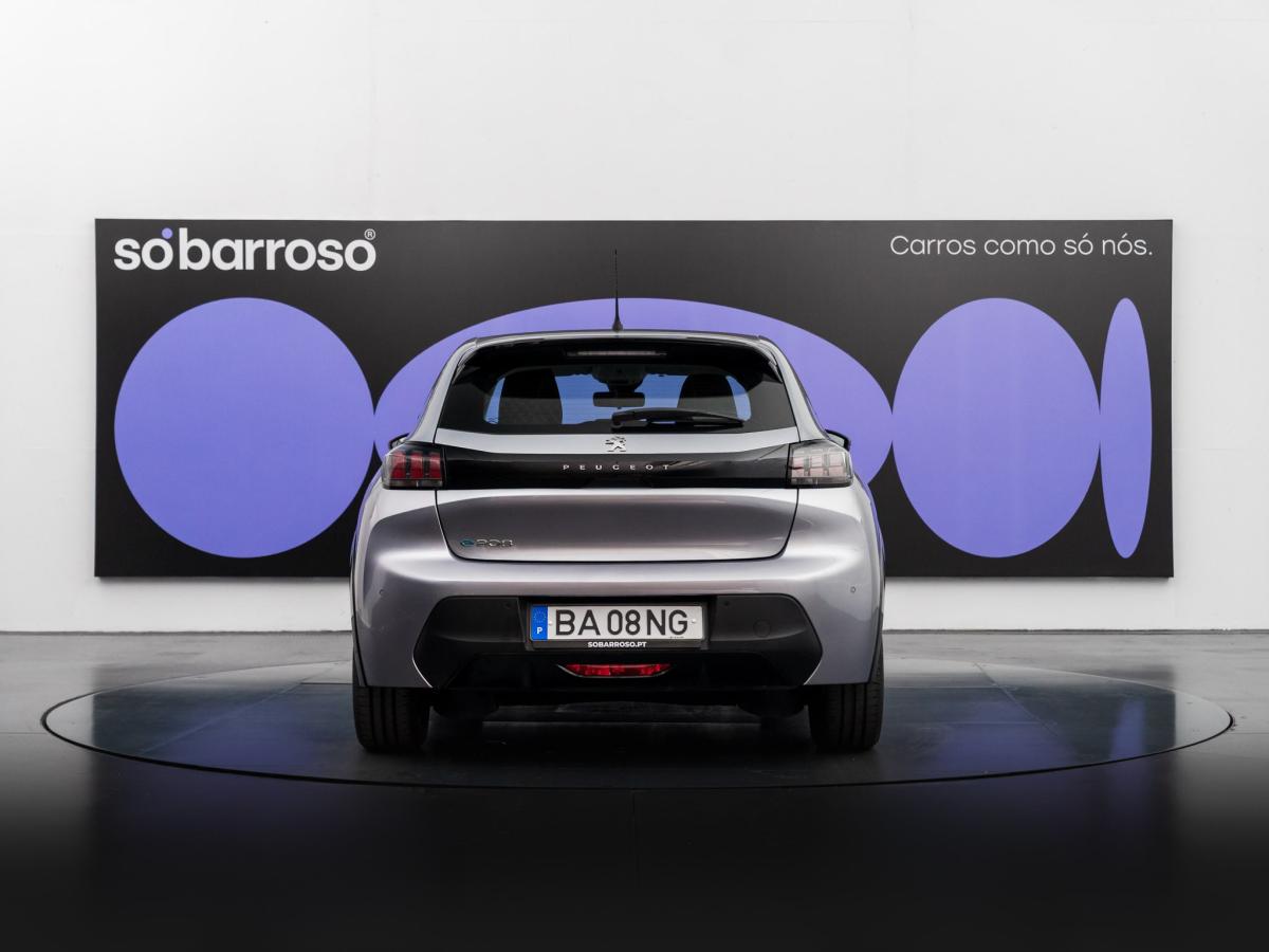 peugeot-208-2023-eletrico-500cc
