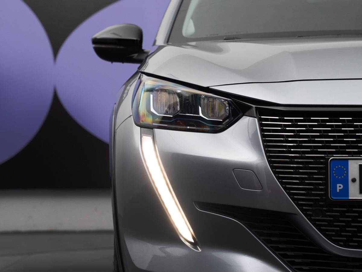 peugeot-208-2023-eletrico-500cc