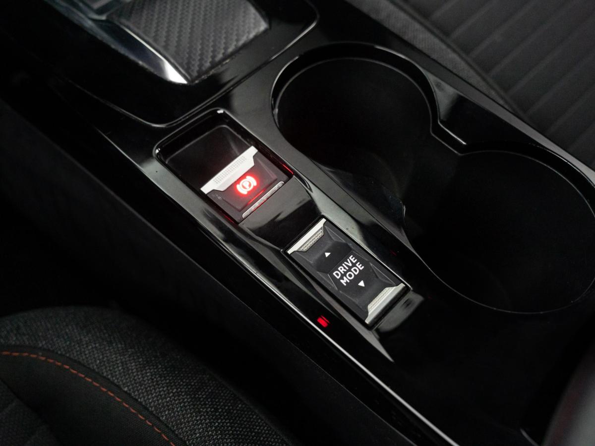 peugeot-208-2023-eletrico-500cc