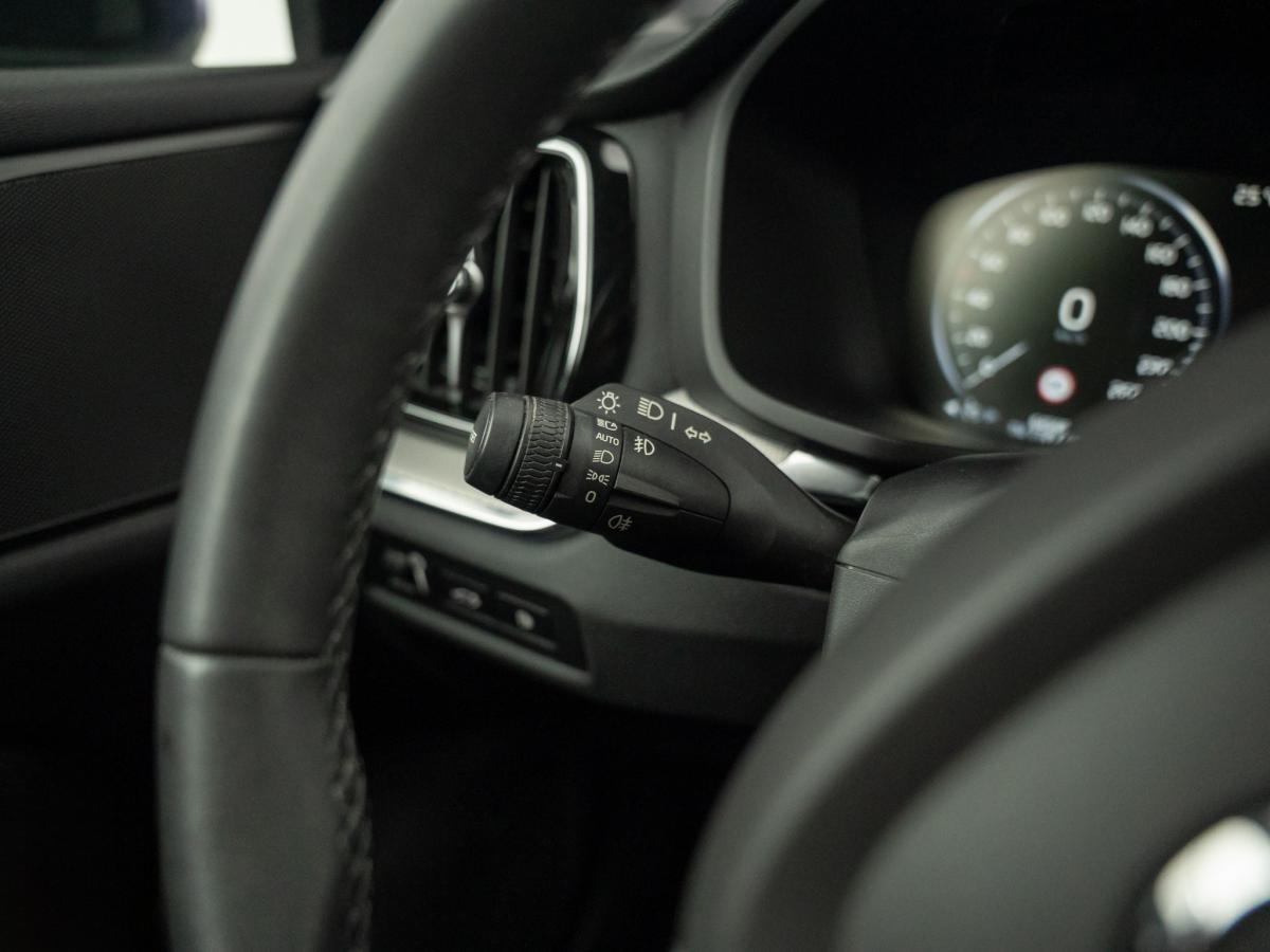 volvo-v60-2022-hibrido-a-gasolina-1969cc