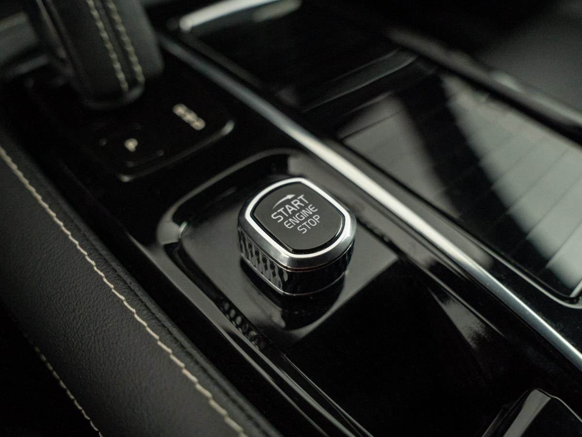 volvo-v60-2022-hibrido-a-gasolina-1969cc