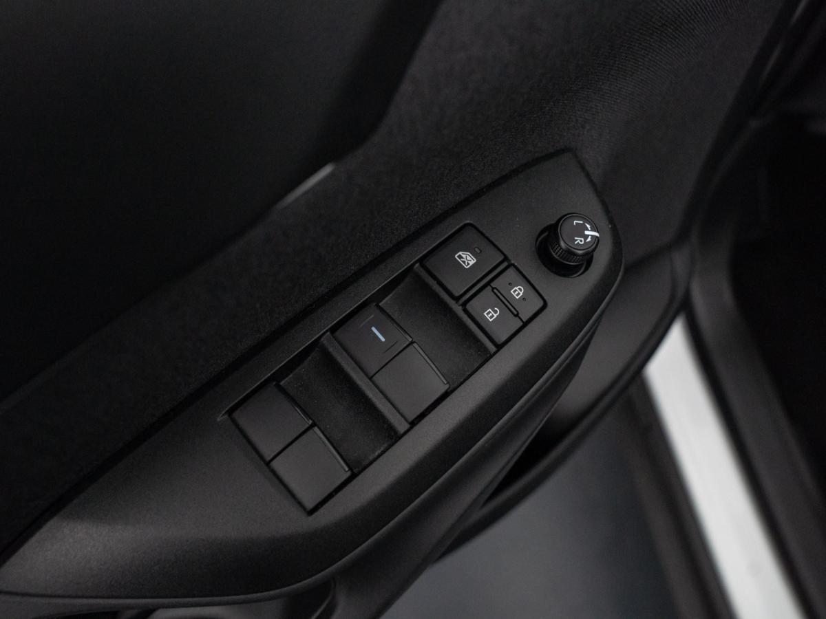 toyota-yaris-cross-2024-hibrido-a-gasolina-1490cc