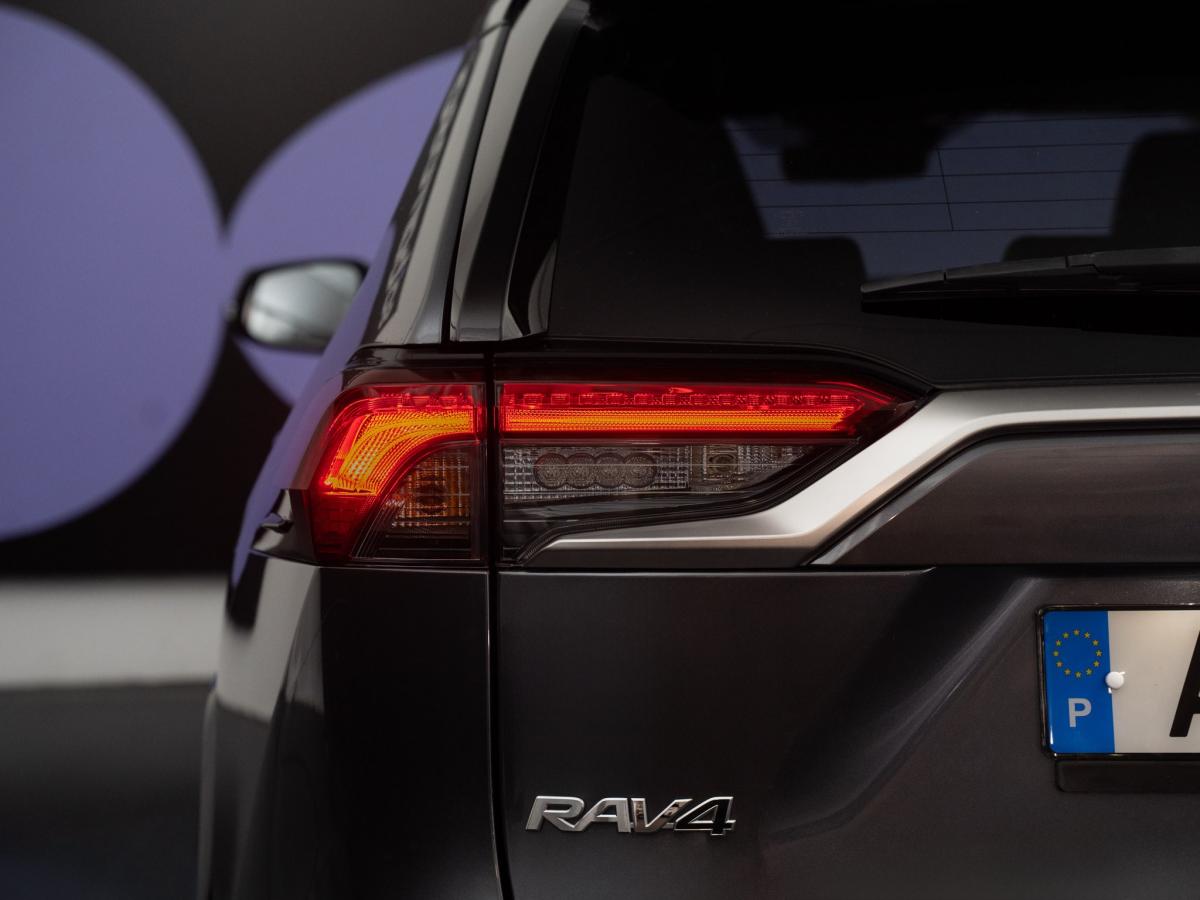 toyota-rav4-2022-hibrido-a-gasolina-2487cc