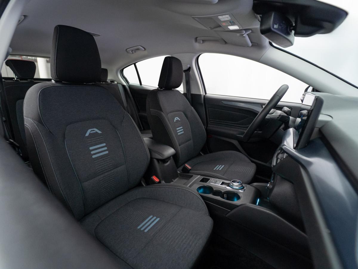 ford-focus-2023-diesel-1499cc