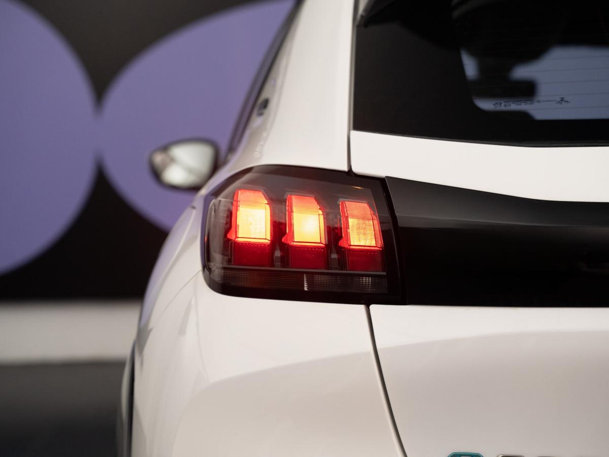 peugeot-208-2022-eletrico-0cc