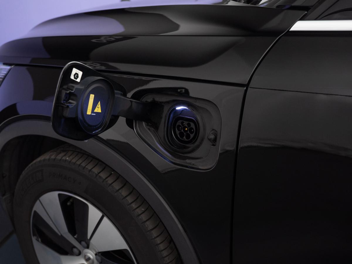 volvo-xc40-2022-hibrido-a-gasolina-1477cc