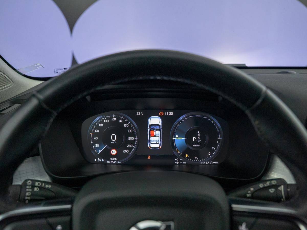 volvo-xc40-2022-hibrido-a-gasolina-1477cc