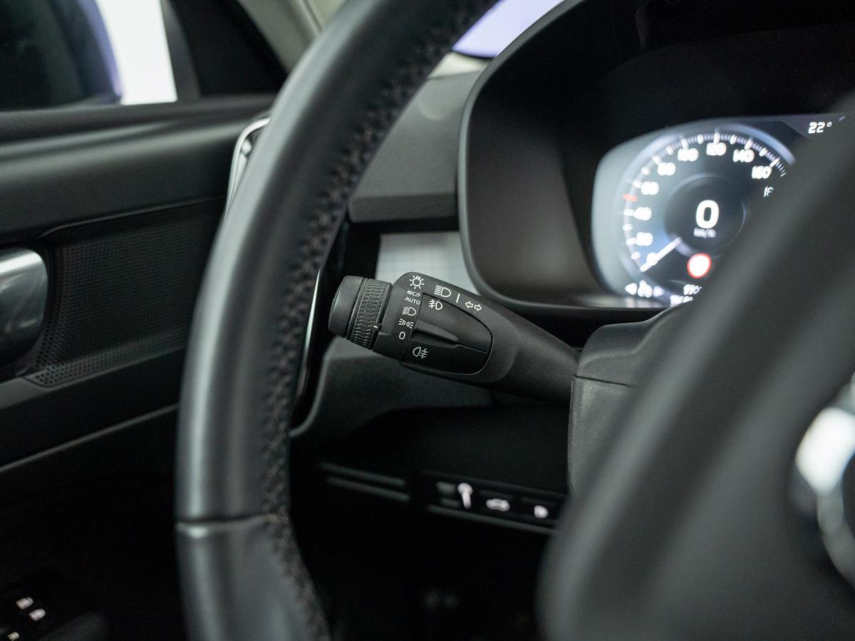 volvo-xc40-2022-hibrido-a-gasolina-1477cc