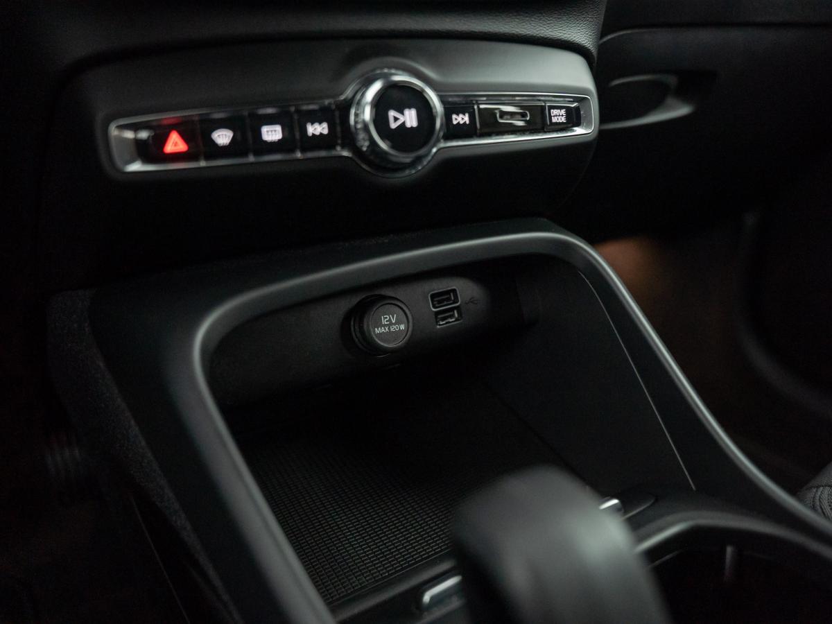 volvo-xc40-2022-hibrido-a-gasolina-1477cc