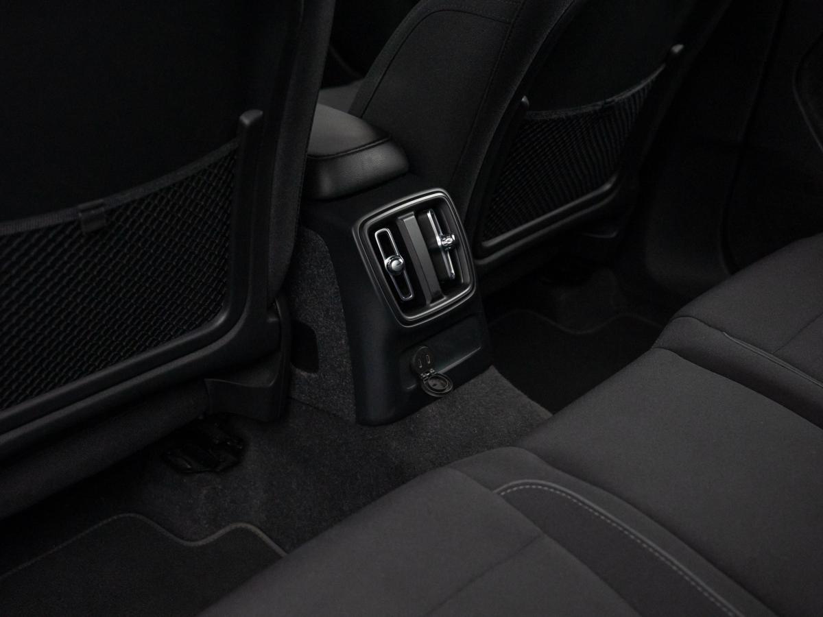 volvo-xc40-2022-hibrido-a-gasolina-1477cc