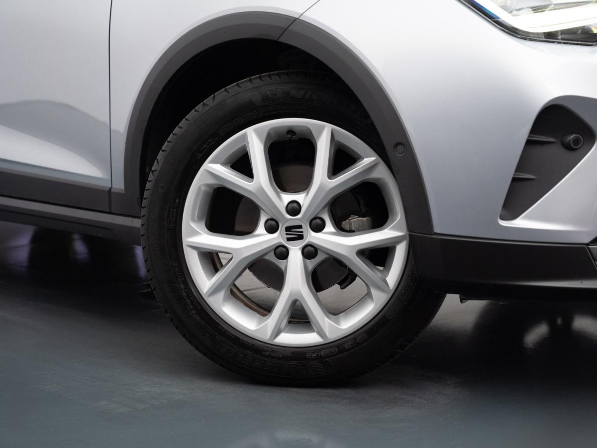 seat-arona-2023-gasolina-999cc