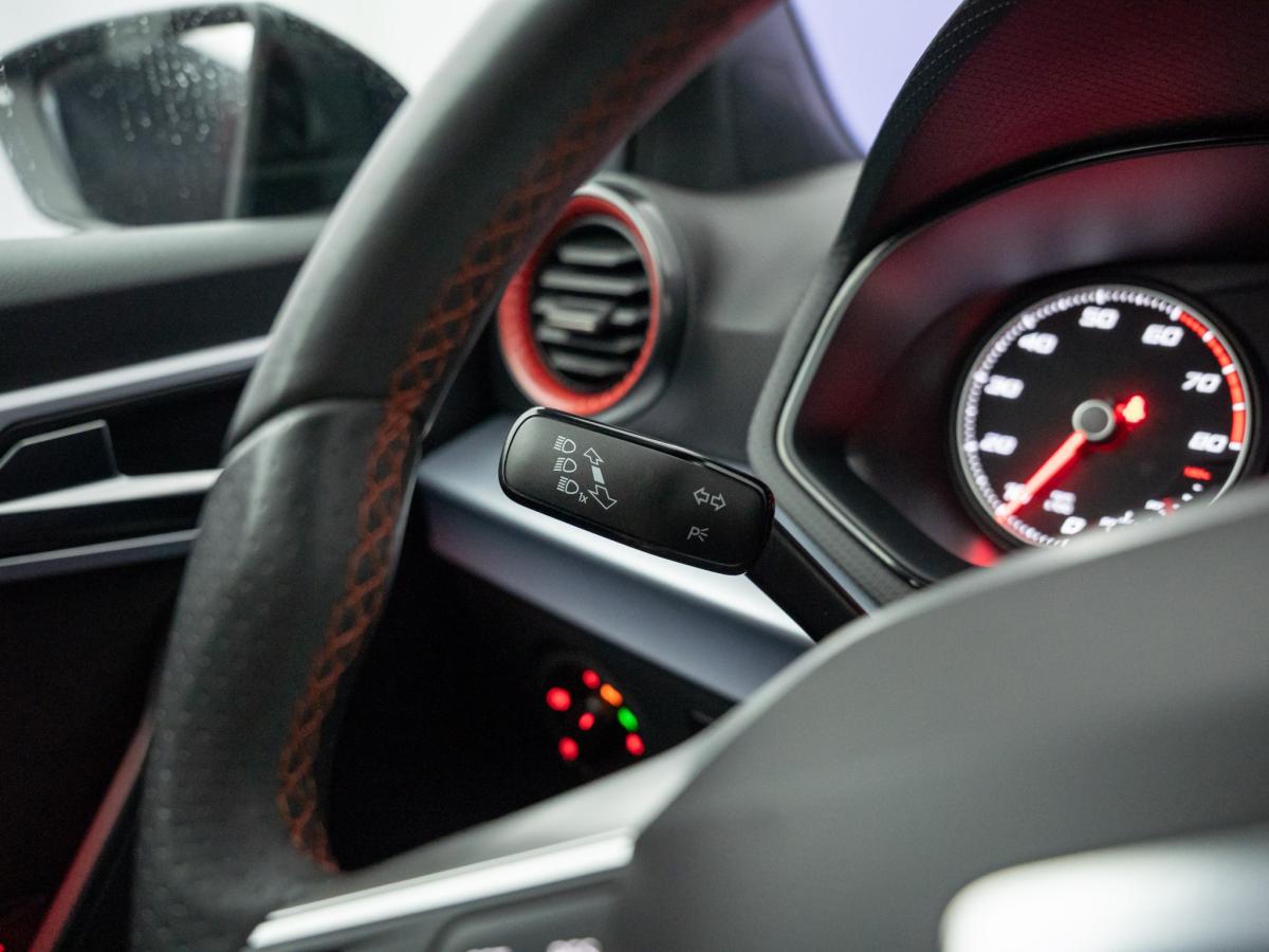 seat-arona-2023-gasolina-999cc