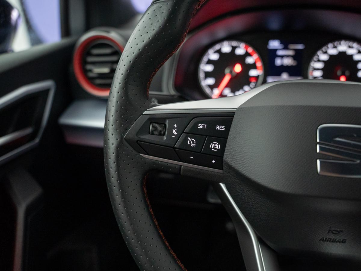 seat-arona-2023-gasolina-999cc