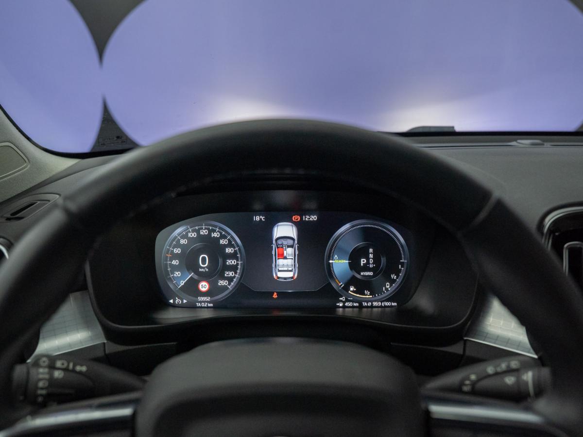 volvo-xc40-2022-hibrido-a-gasolina-1477cc