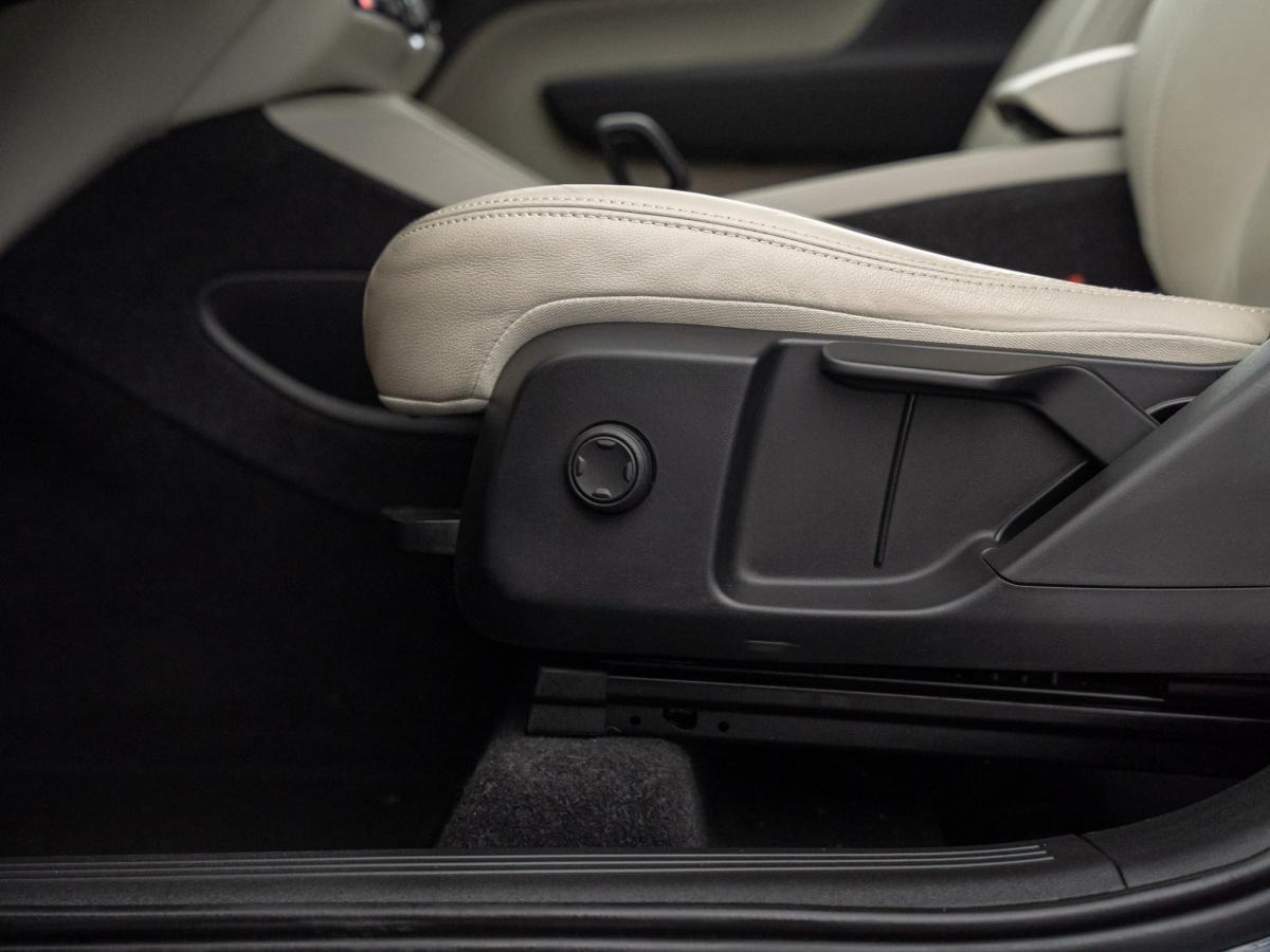 volvo-xc40-2022-hibrido-a-gasolina-1477cc