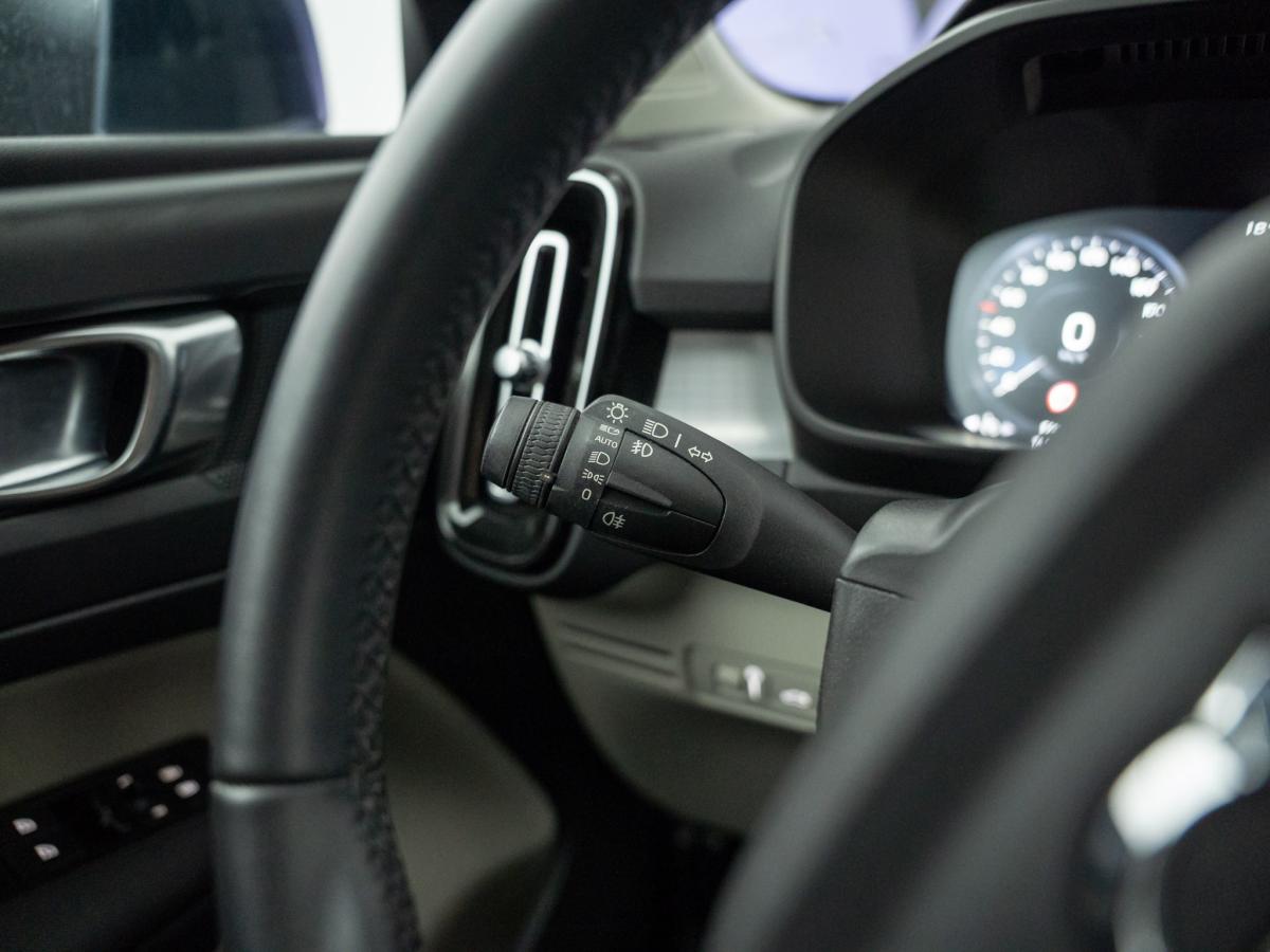 volvo-xc40-2022-hibrido-a-gasolina-1477cc