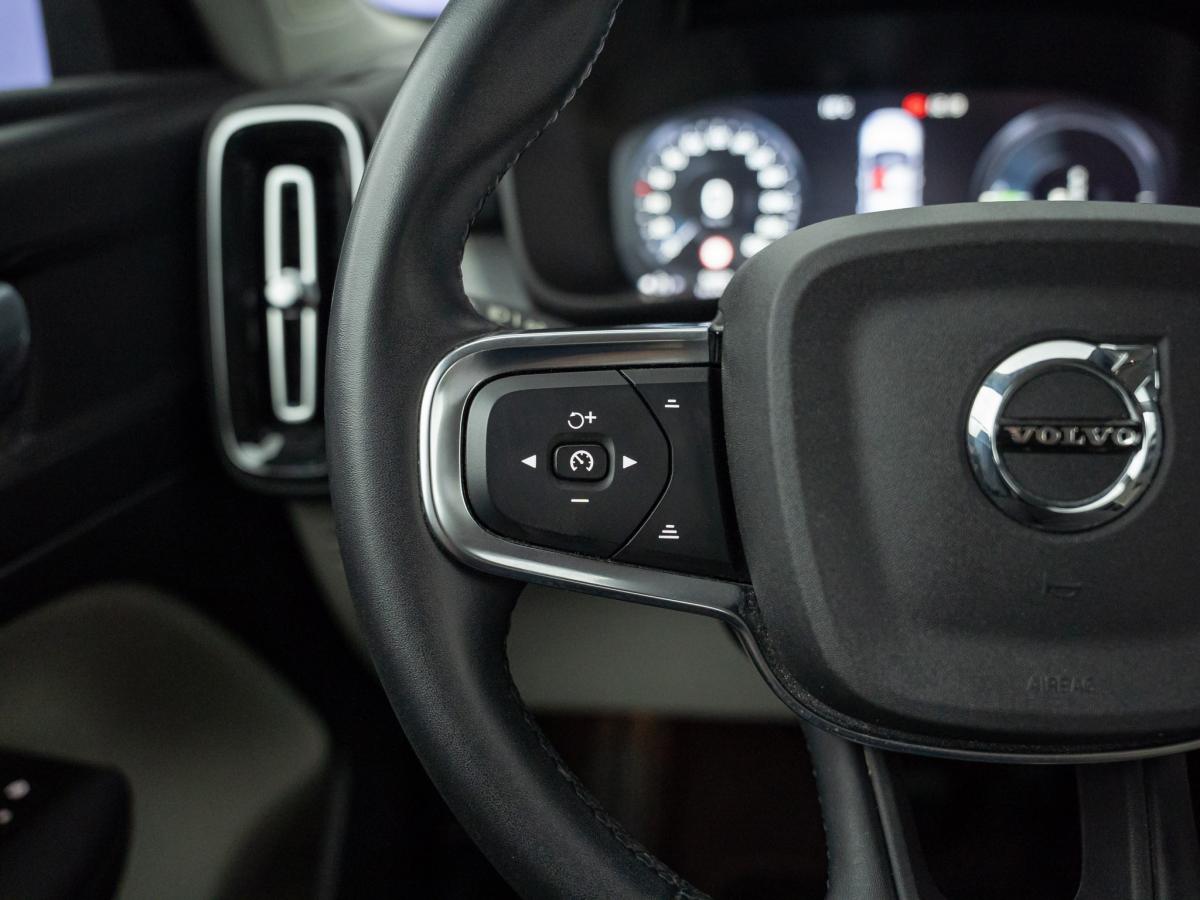 volvo-xc40-2022-hibrido-a-gasolina-1477cc