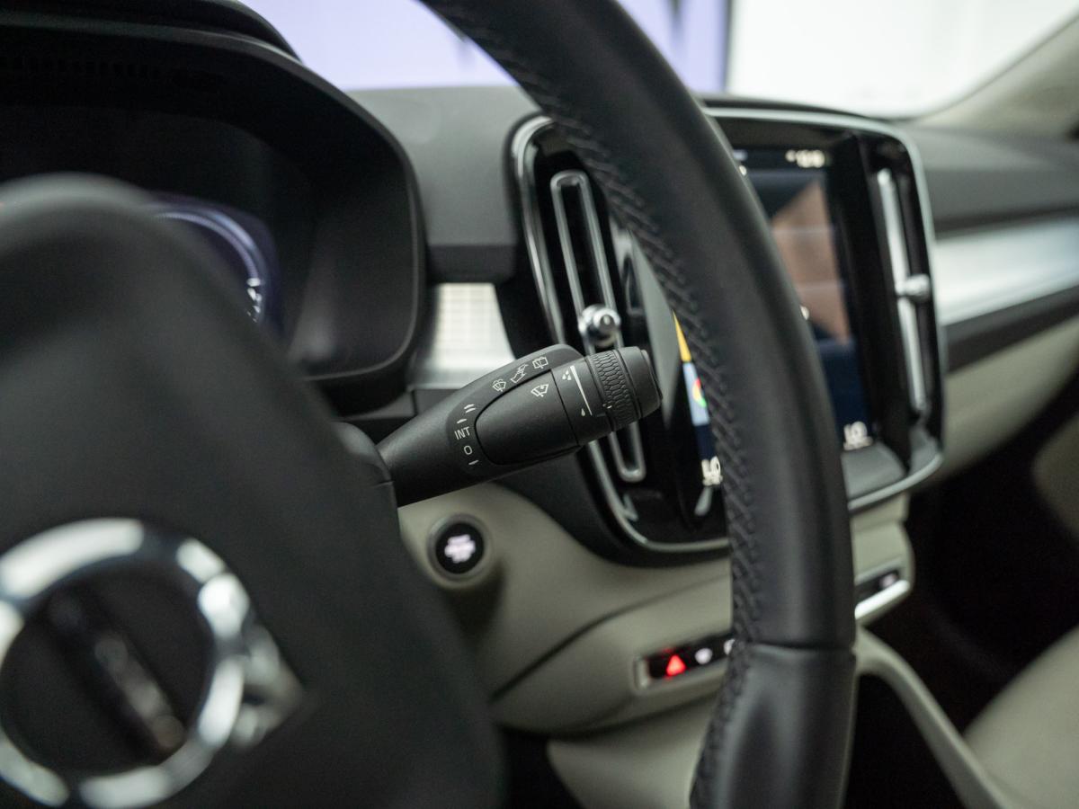 volvo-xc40-2022-hibrido-a-gasolina-1477cc