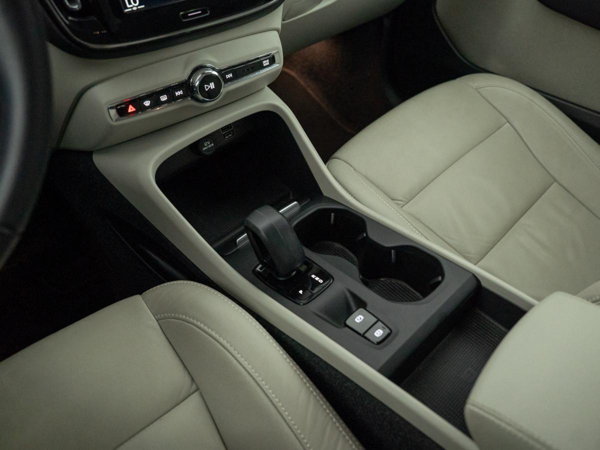volvo-xc40-2022-hibrido-a-gasolina-1477cc