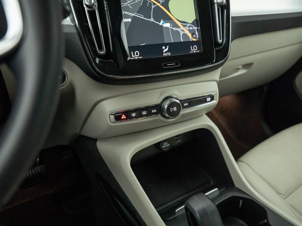 volvo-xc40-2022-hibrido-a-gasolina-1477cc