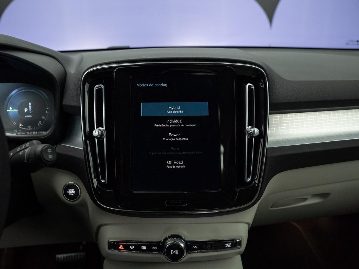 volvo-xc40-2022-hibrido-a-gasolina-1477cc