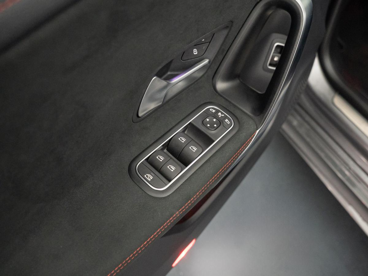 mercedes-benz-cla-2024-hibrido-a-gasolina-1332cc