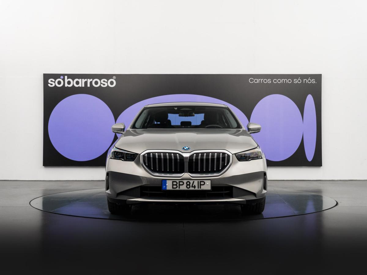 bmw-serie-5-2024-hibrido-a-gasolina-1998cc
