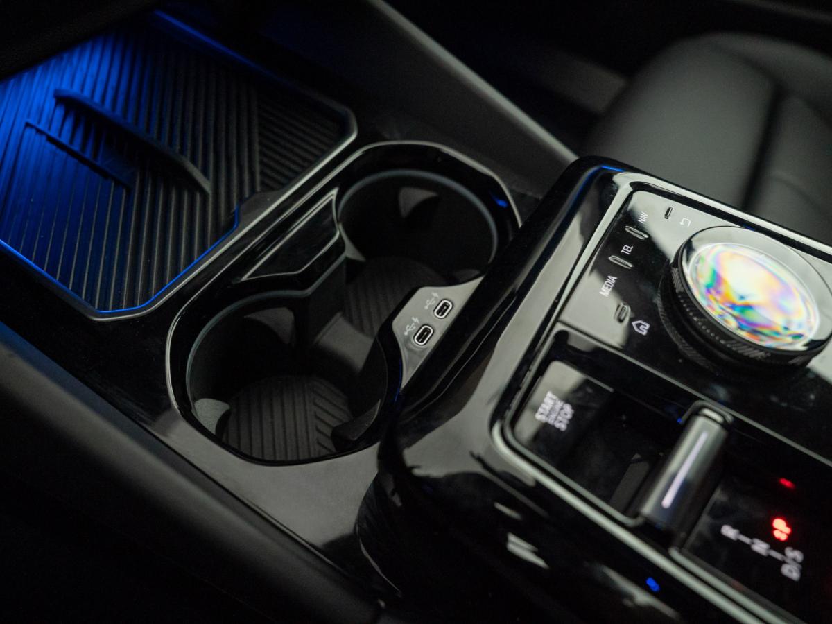 bmw-serie-5-2024-hibrido-a-gasolina-1998cc