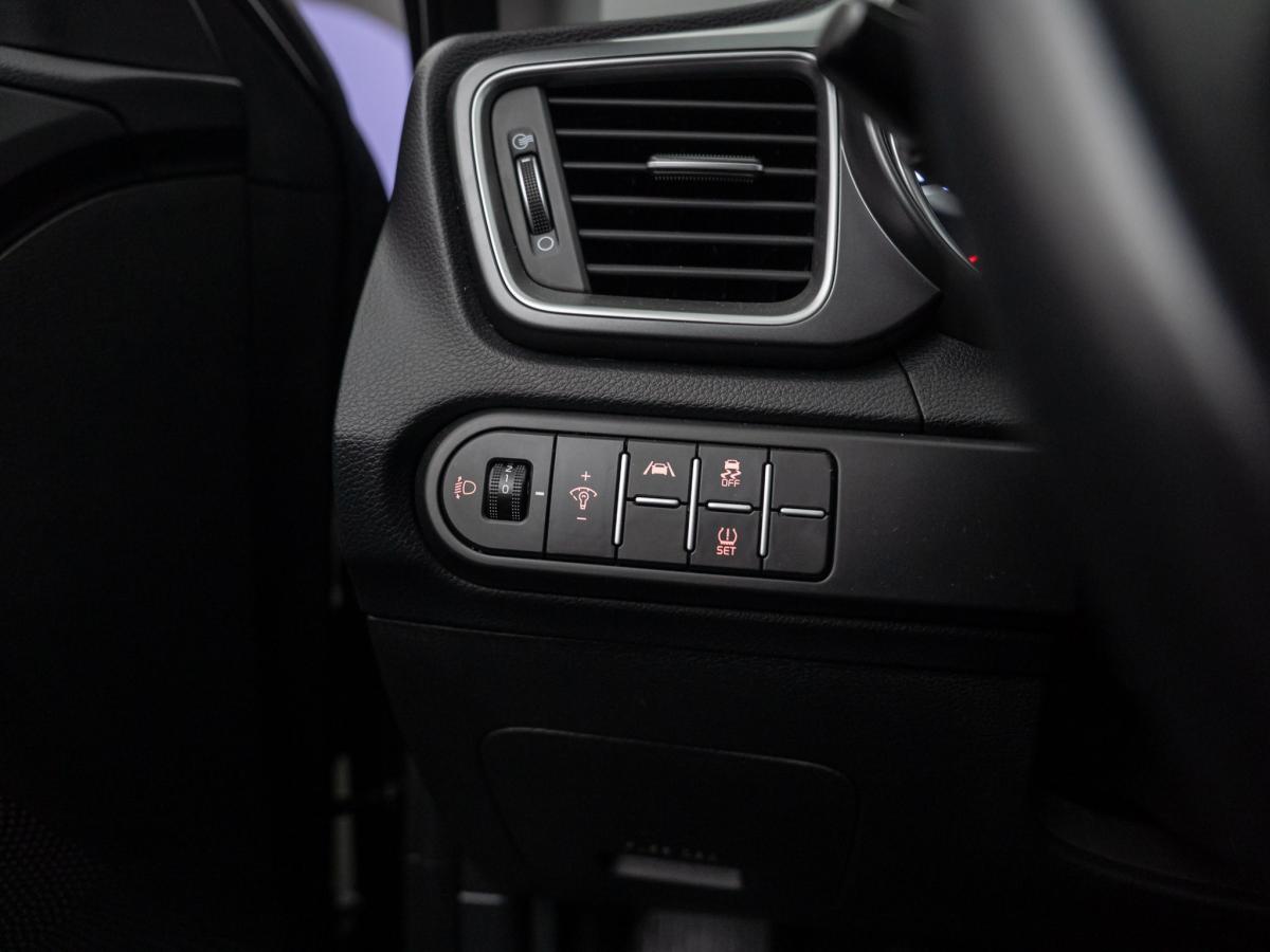kia-xceed-2023-gasolina-998cc