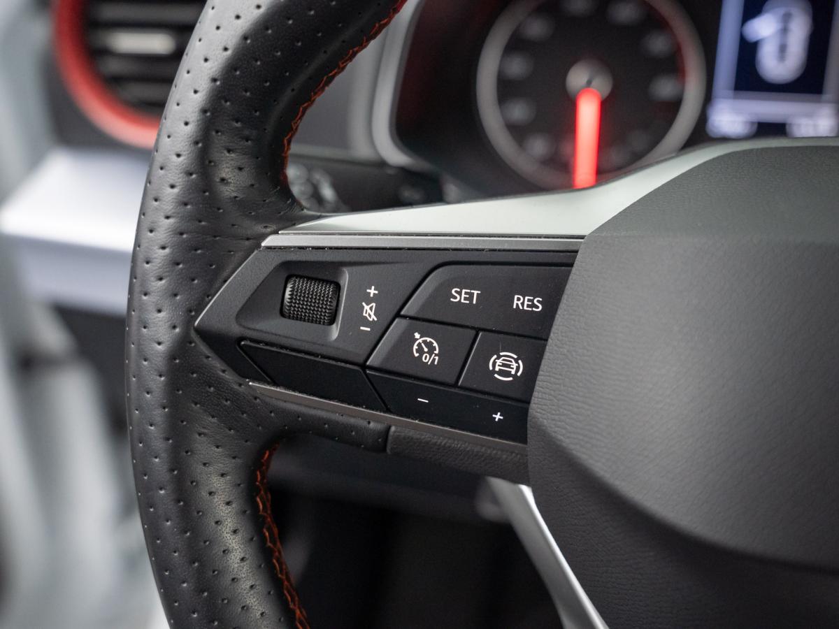 seat-arona-2023-gasolina-999cc