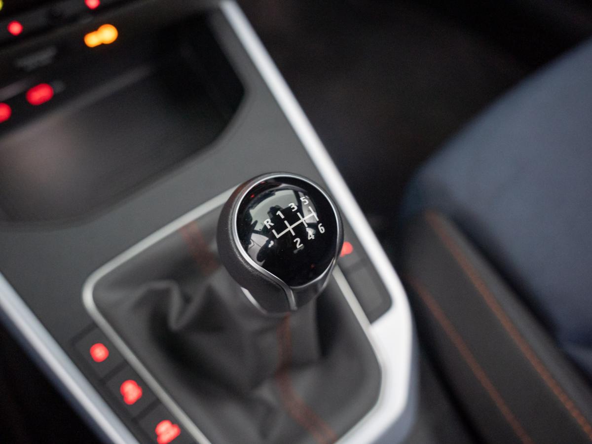 seat-arona-2023-gasolina-999cc