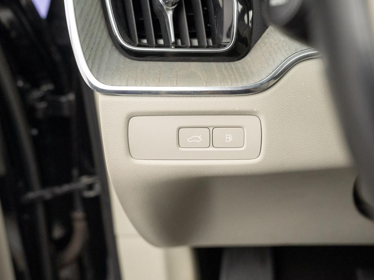 volvo-xc60-2022-hibrido-a-gasolina-1969cc