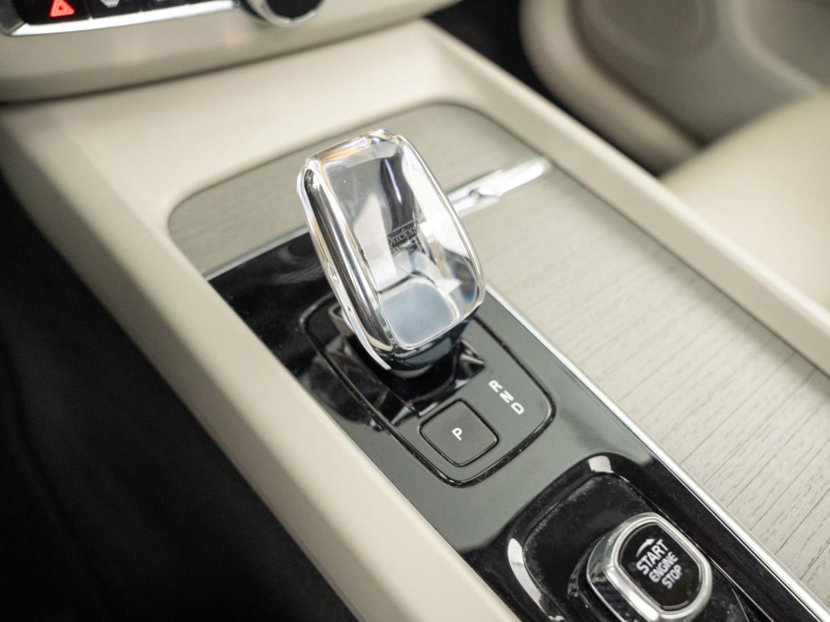volvo-xc60-2022-hibrido-a-gasolina-1969cc