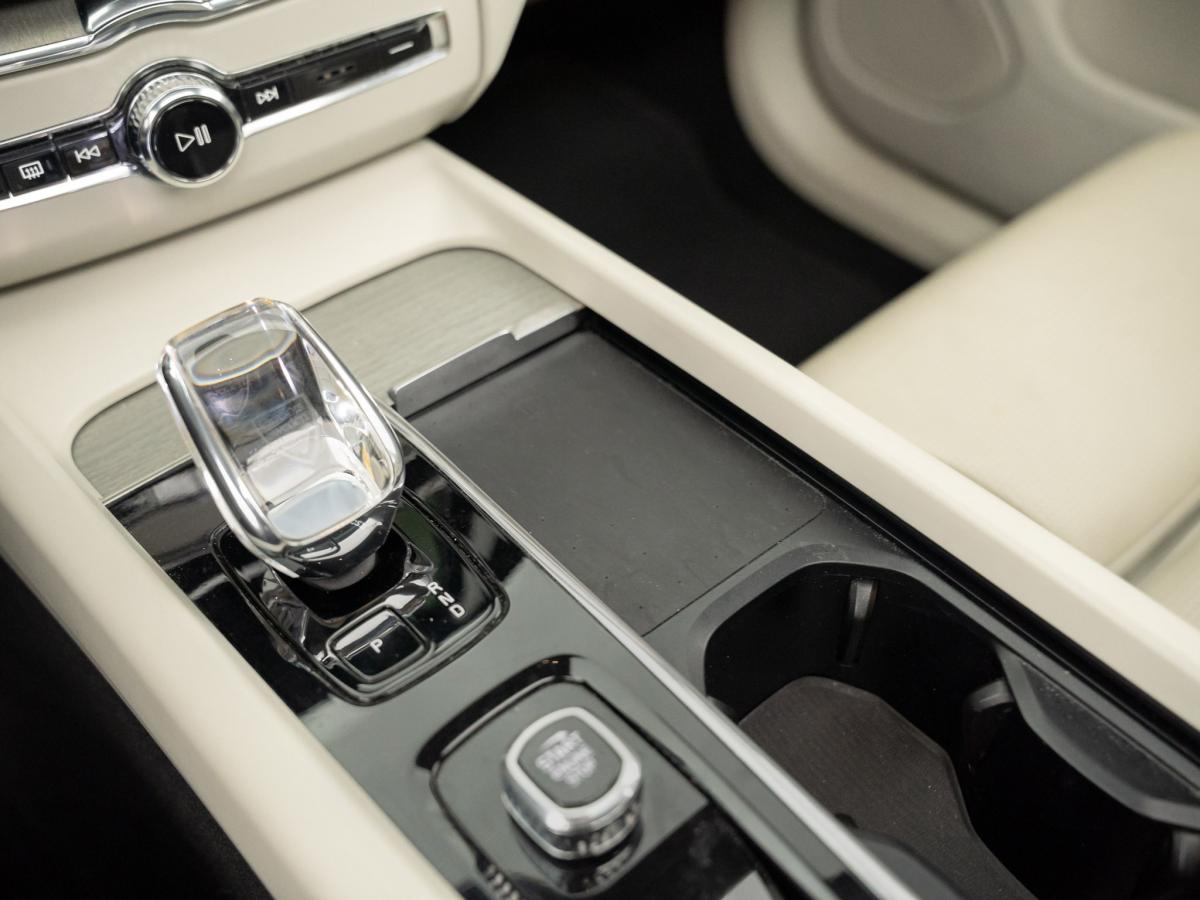 volvo-xc60-2022-hibrido-a-gasolina-1969cc