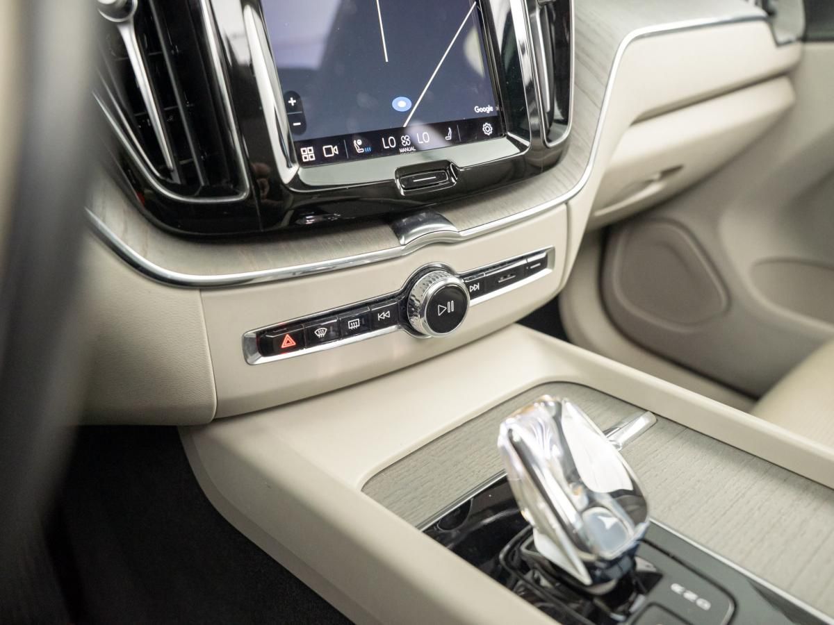 volvo-xc60-2022-hibrido-a-gasolina-1969cc