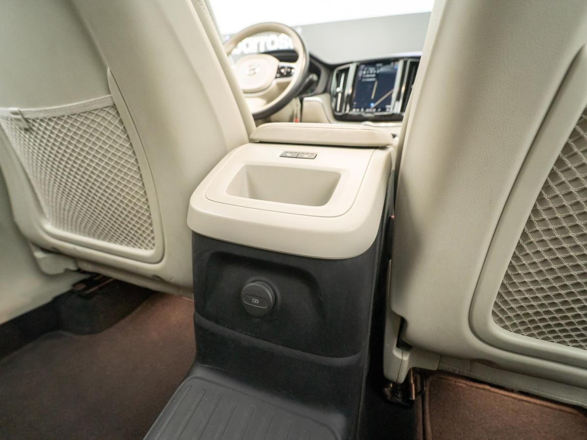 volvo-xc60-2022-hibrido-a-gasolina-1969cc