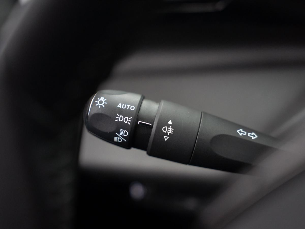 peugeot-308-sw-2025-diesel-1499cc