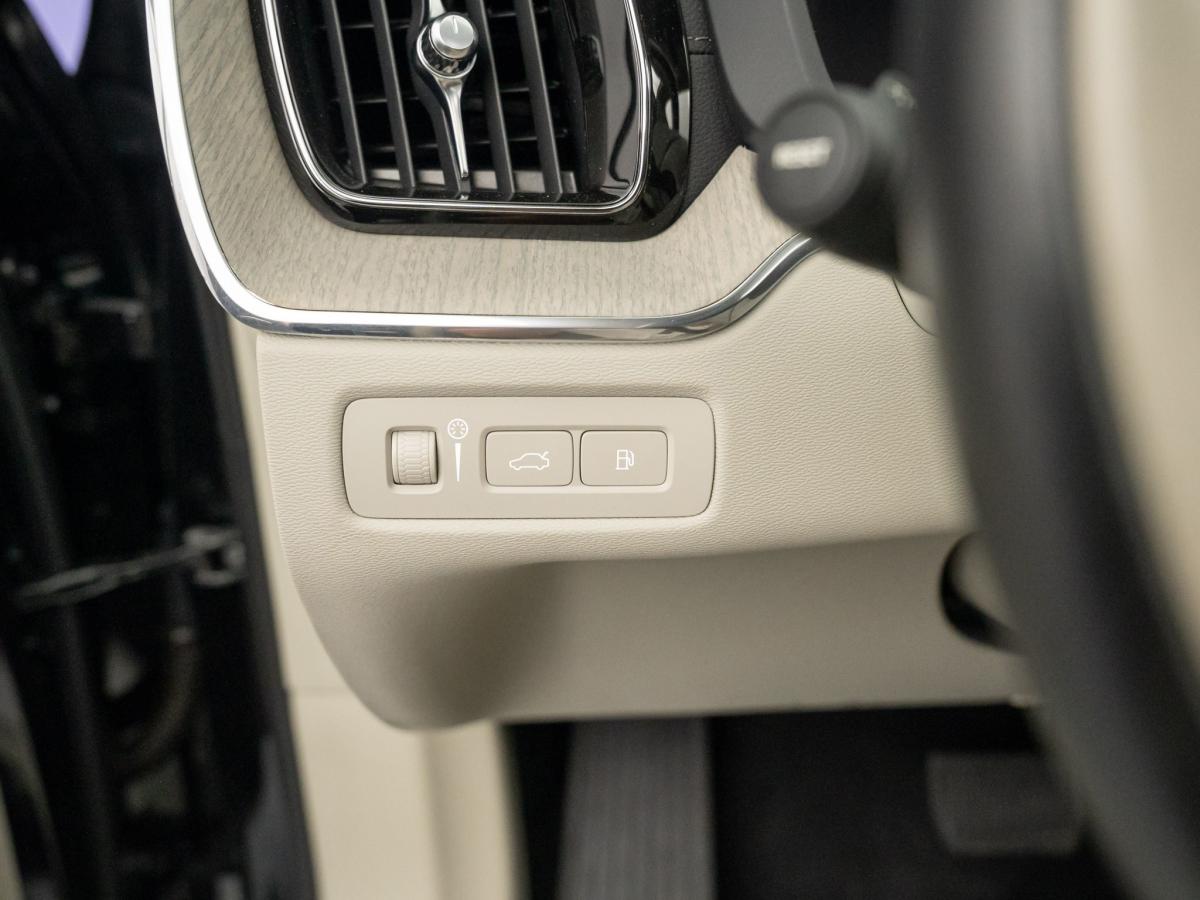 volvo-xc60-2021-hibrido-a-gasolina-1969cc
