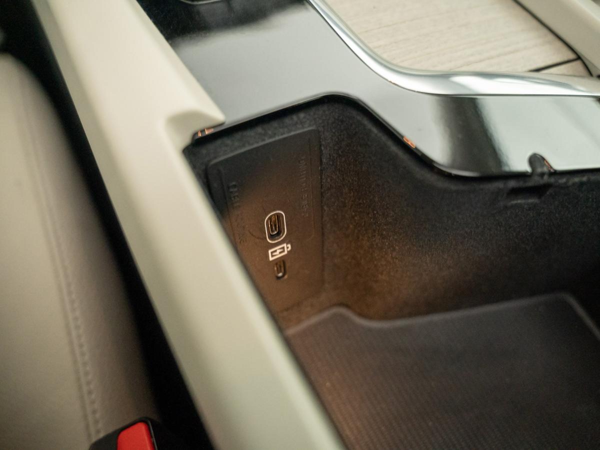 volvo-xc60-2021-hibrido-a-gasolina-1969cc