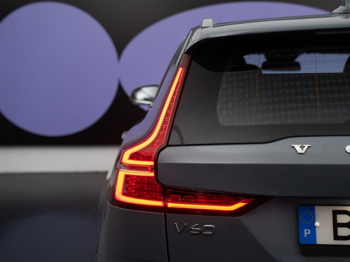 volvo-v60-2024-hibrido-a-gasolina-1969cc